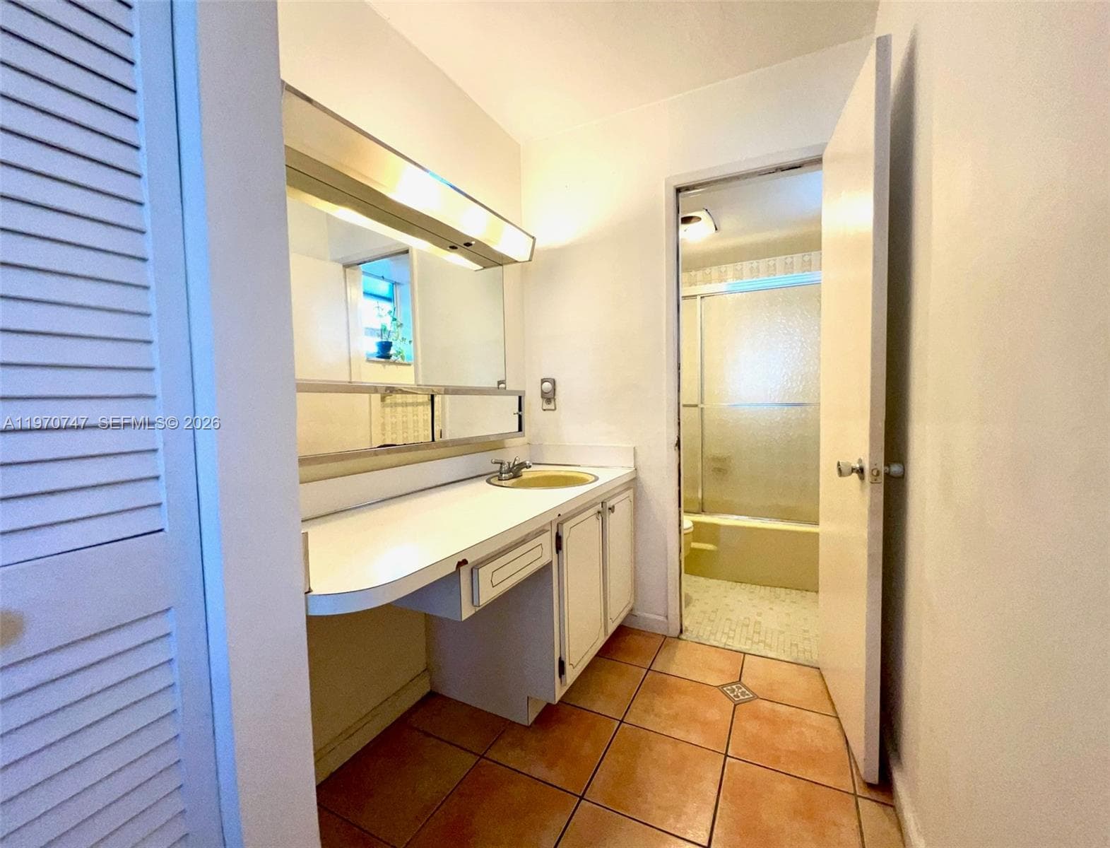 A11970747 — Miami Beach — 19