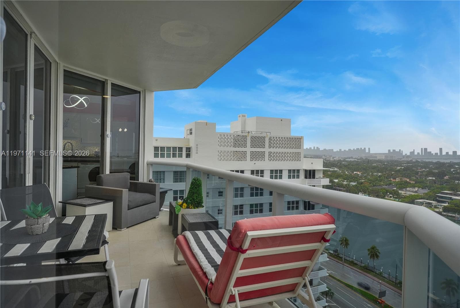 A11971141 — Miami Beach — 27
