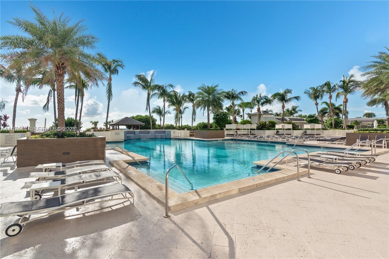 A11971141 — Miami Beach — 44