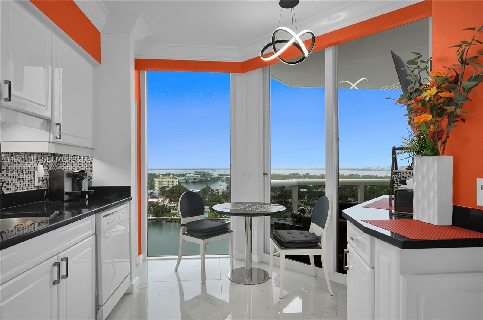 A11971141 — Miami Beach — 8