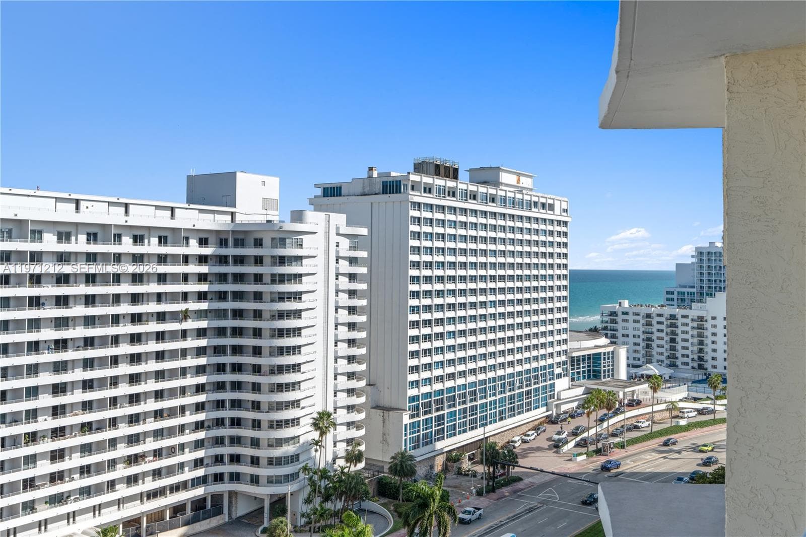 A11971212 — Miami Beach — 28