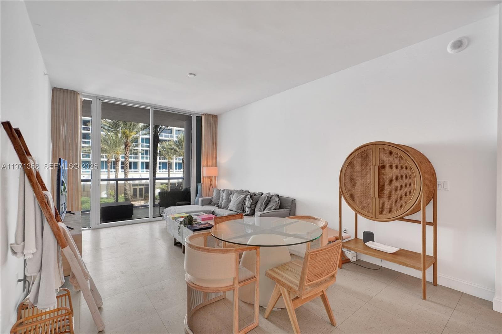 A11971368 — Miami Beach — 6