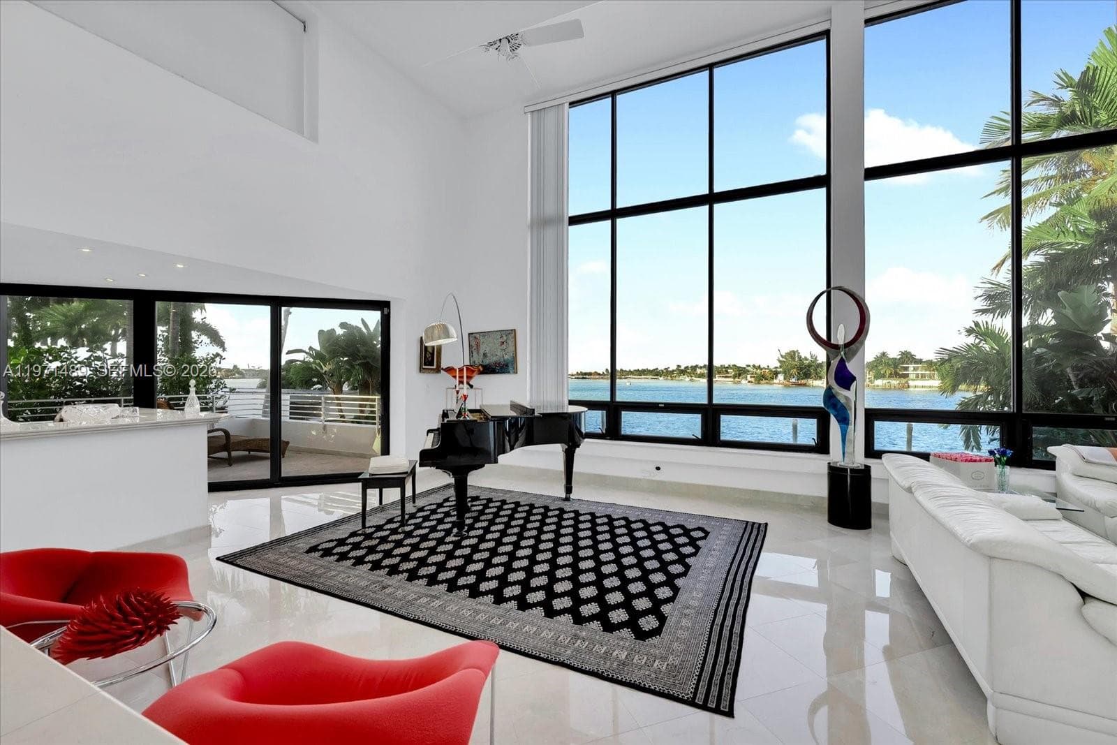 A11971489 — Miami Beach — 27