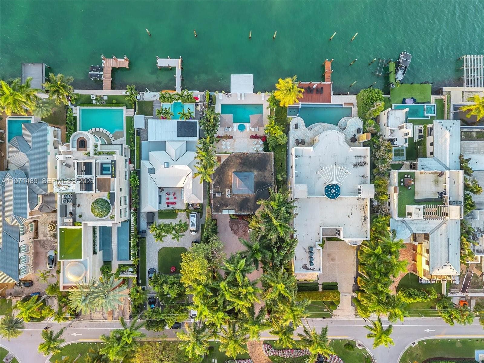 A11971489 — Miami Beach — 20