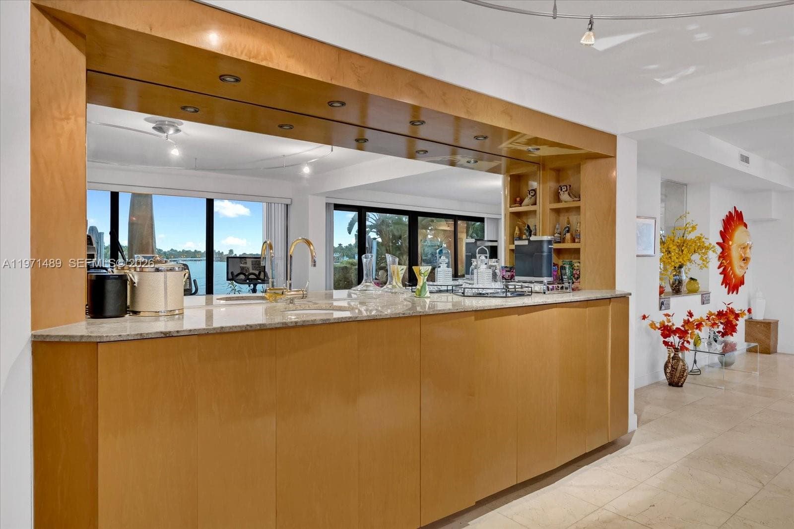 A11971489 — Miami Beach — 50