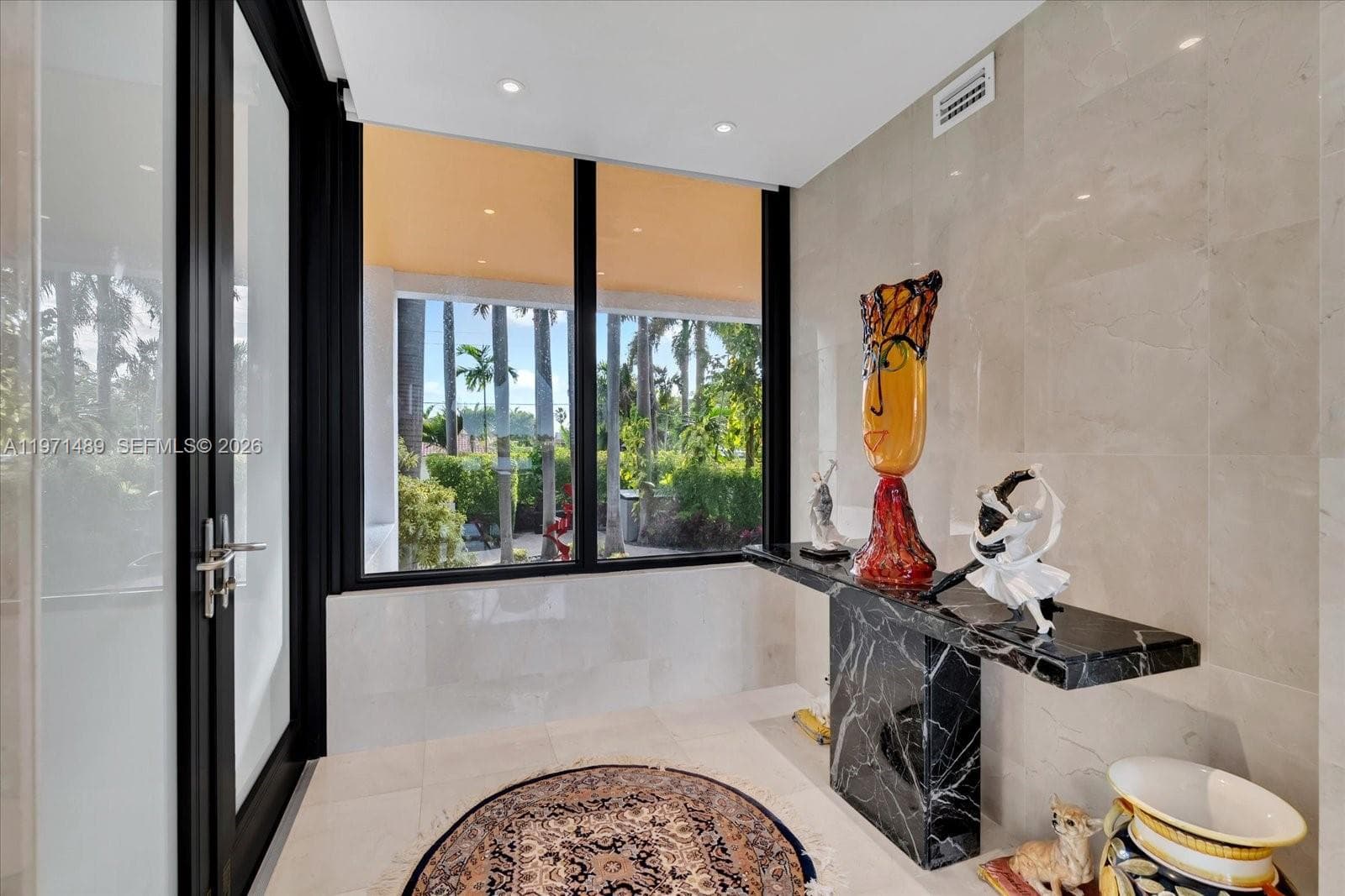 A11971489 — Miami Beach — 25