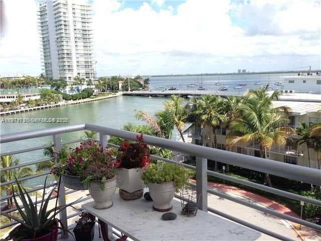A11971735 — Miami Beach — 2