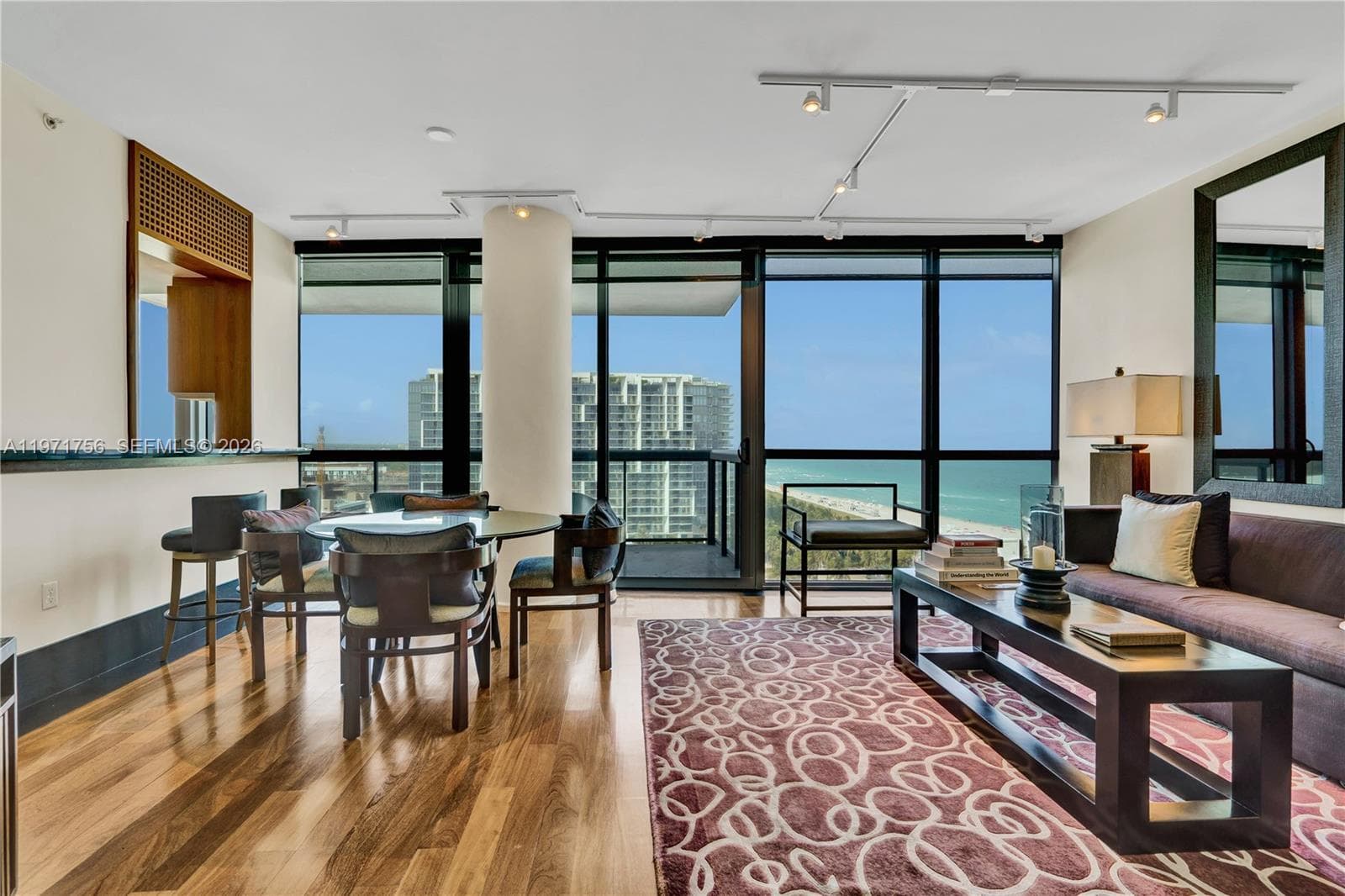 A11971756 — Miami Beach — 6