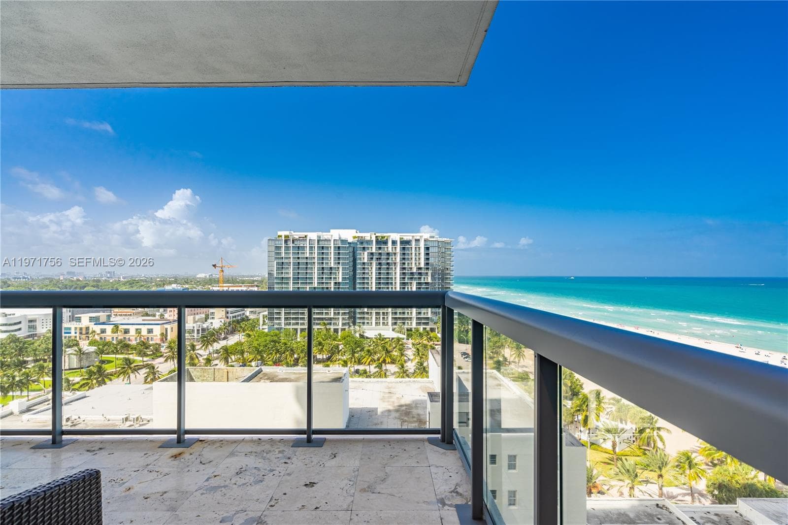 A11971756 — Miami Beach