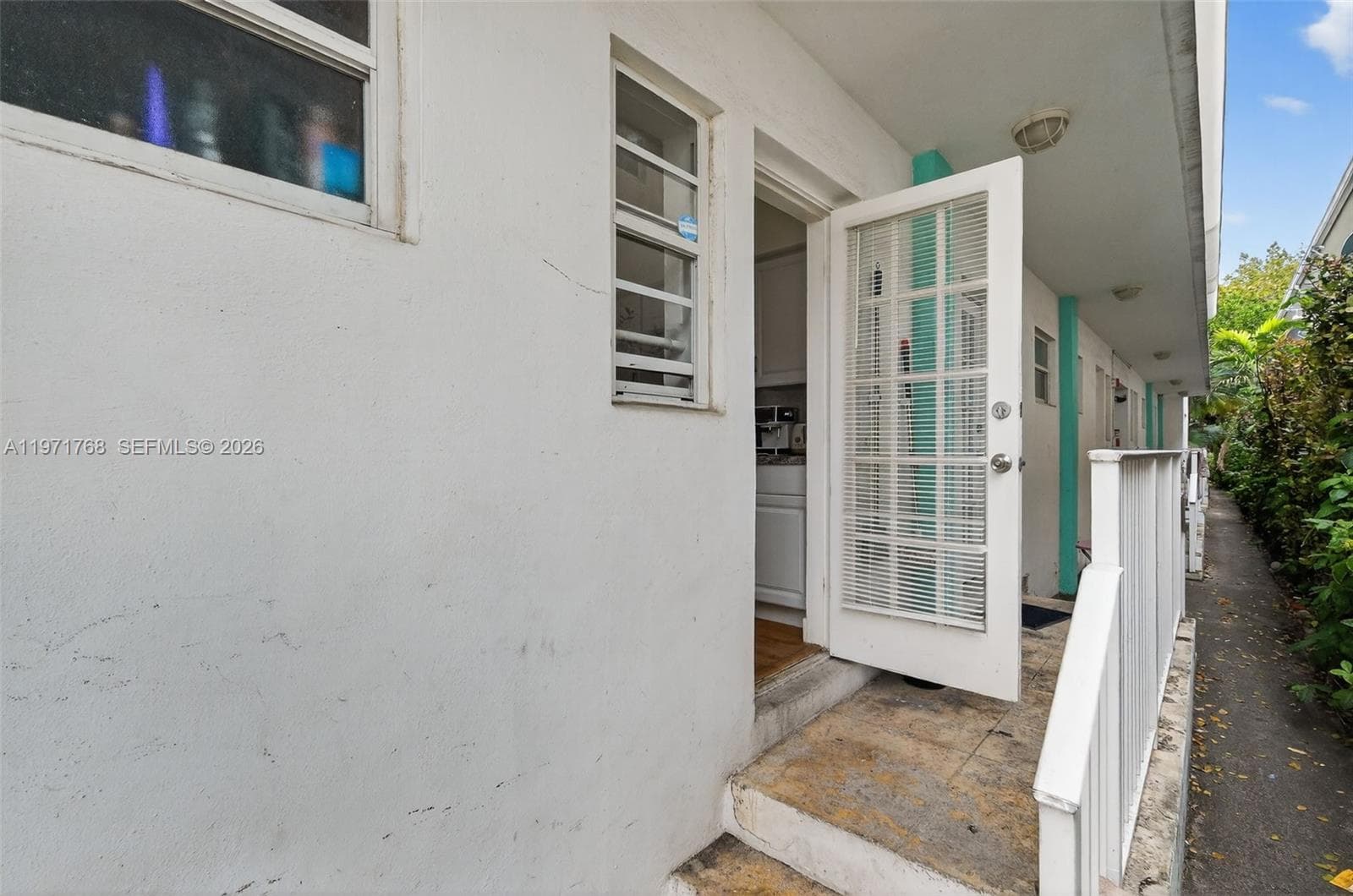 A11971768 — Miami Beach — 14