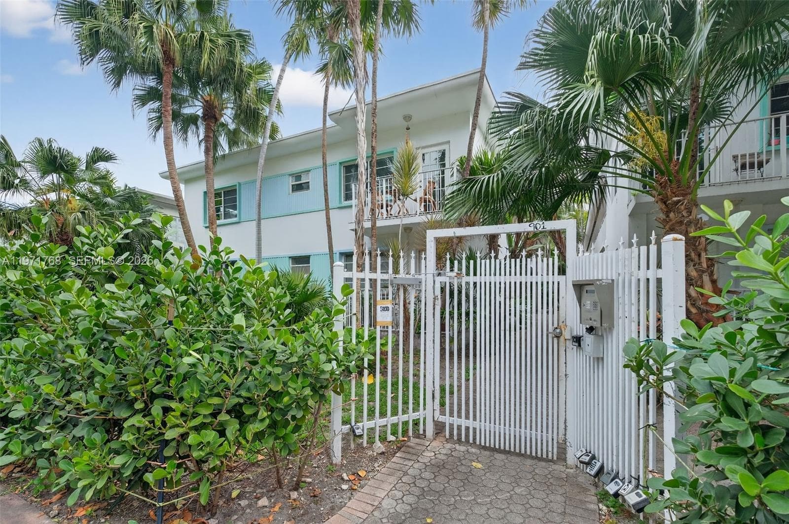 A11971768 — Miami Beach — 21