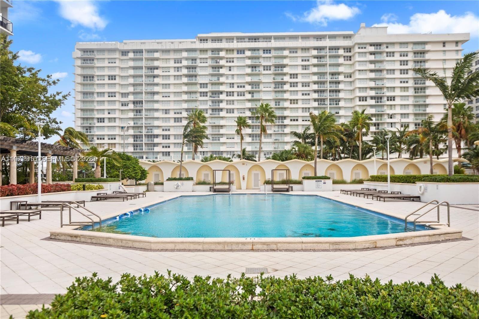 A11971910 — Miami Beach — 25