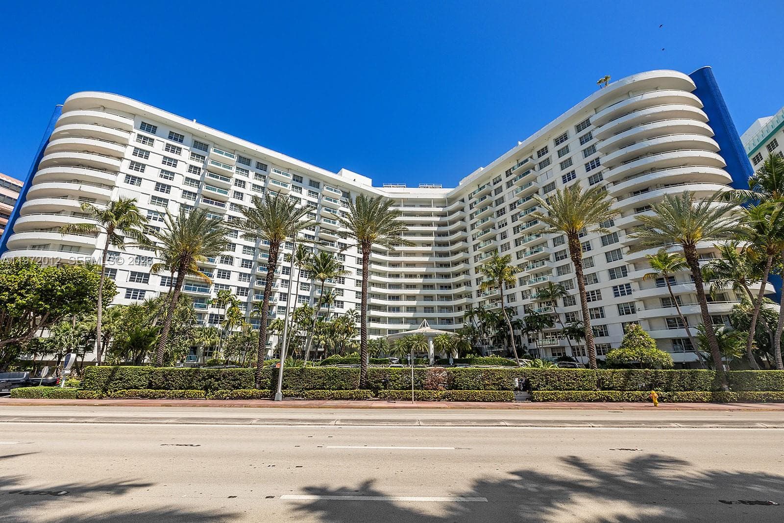A11972012 — Miami Beach — 16
