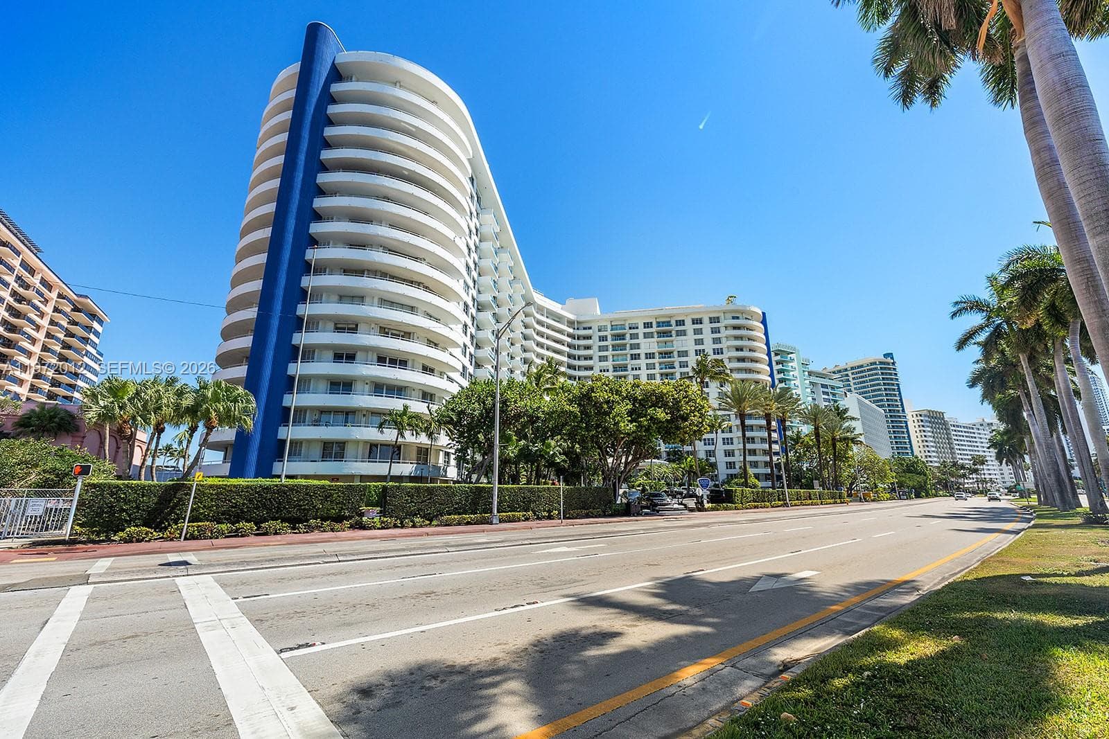 A11972012 — Miami Beach — 14