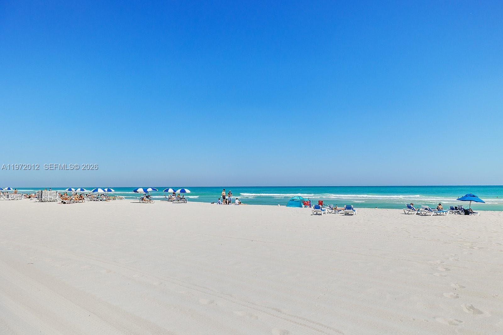 A11972012 — Miami Beach — 18