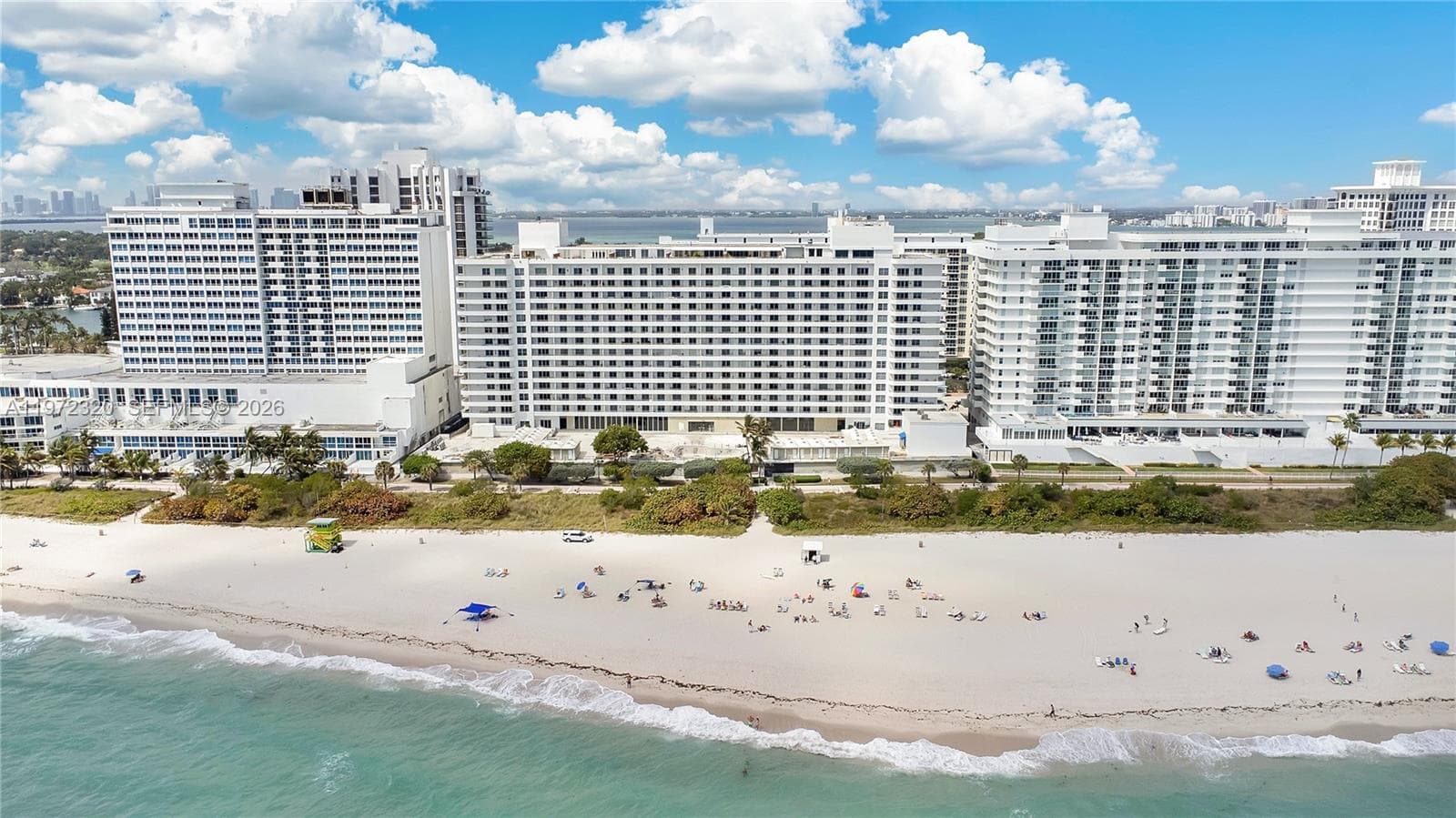 A11972320 — Miami Beach — 24