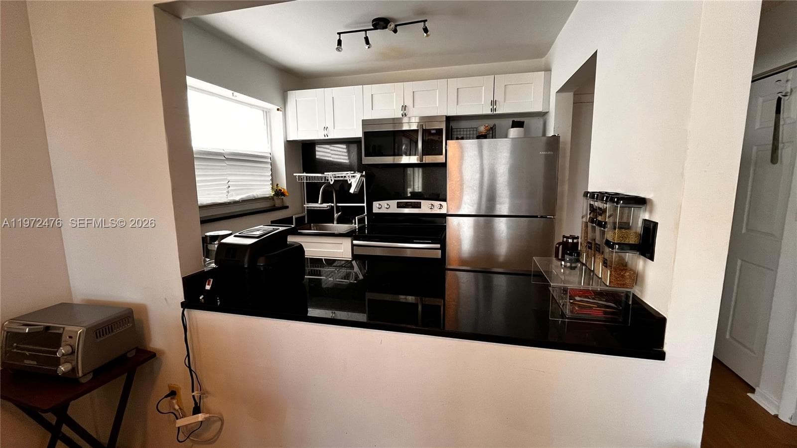 A11972476 — Miami Beach