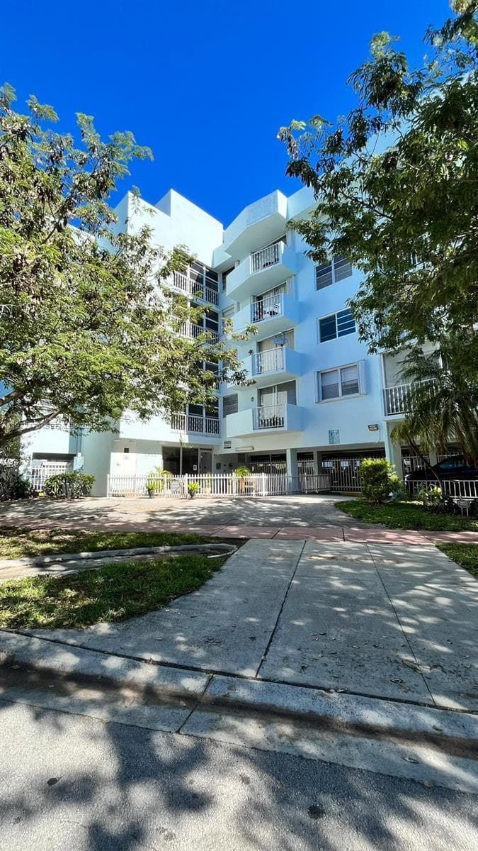A11972476 — Miami Beach — 8