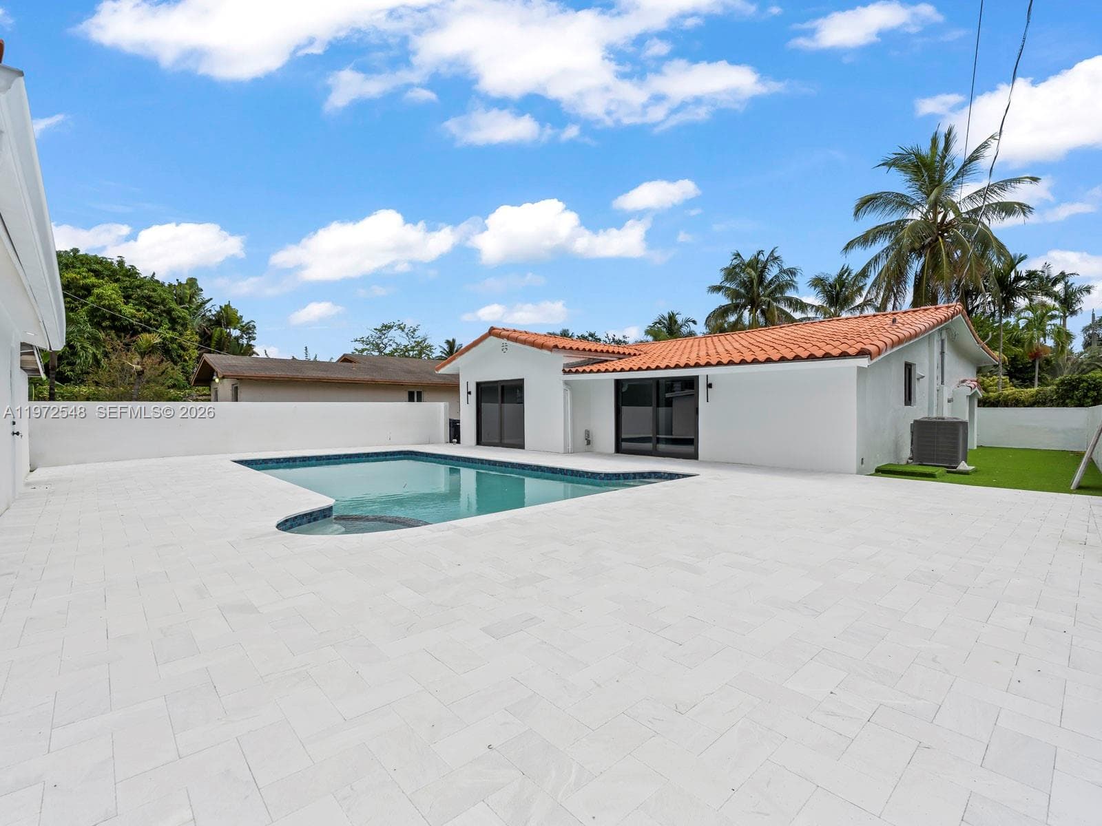 A11972548 — Miami Beach — 54
