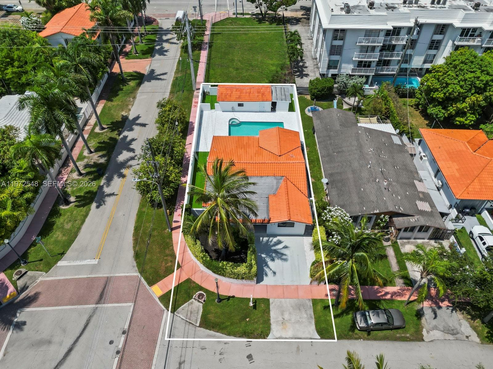 A11972548 — Miami Beach — 8