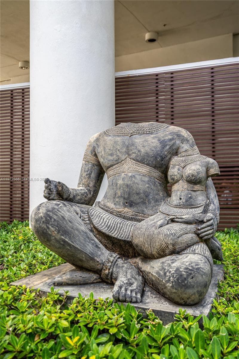 A11972566 — Miami Beach — 56