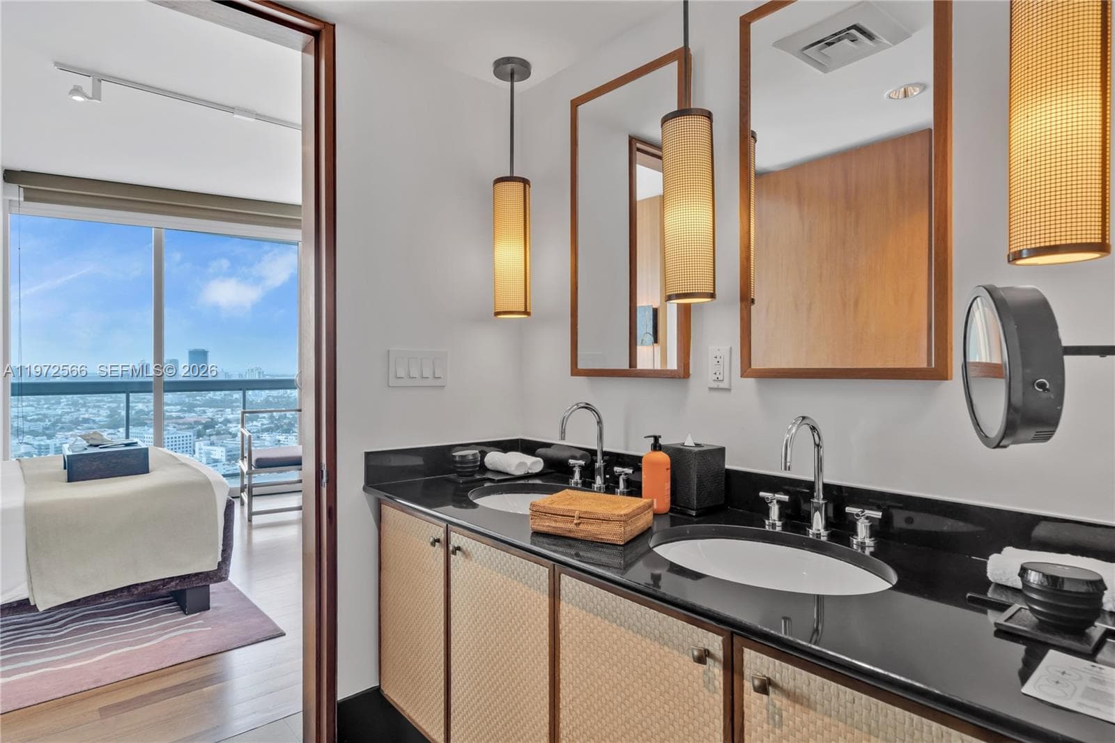 A11972566 — Miami Beach — 20