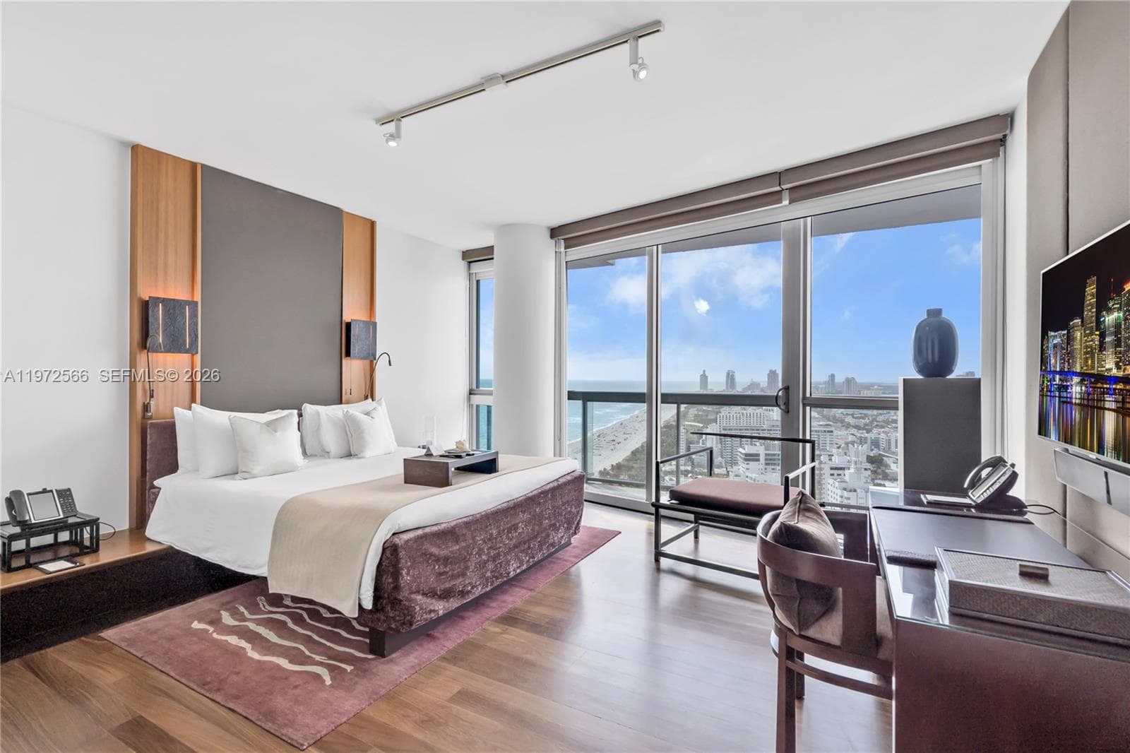A11972566 — Miami Beach — 15