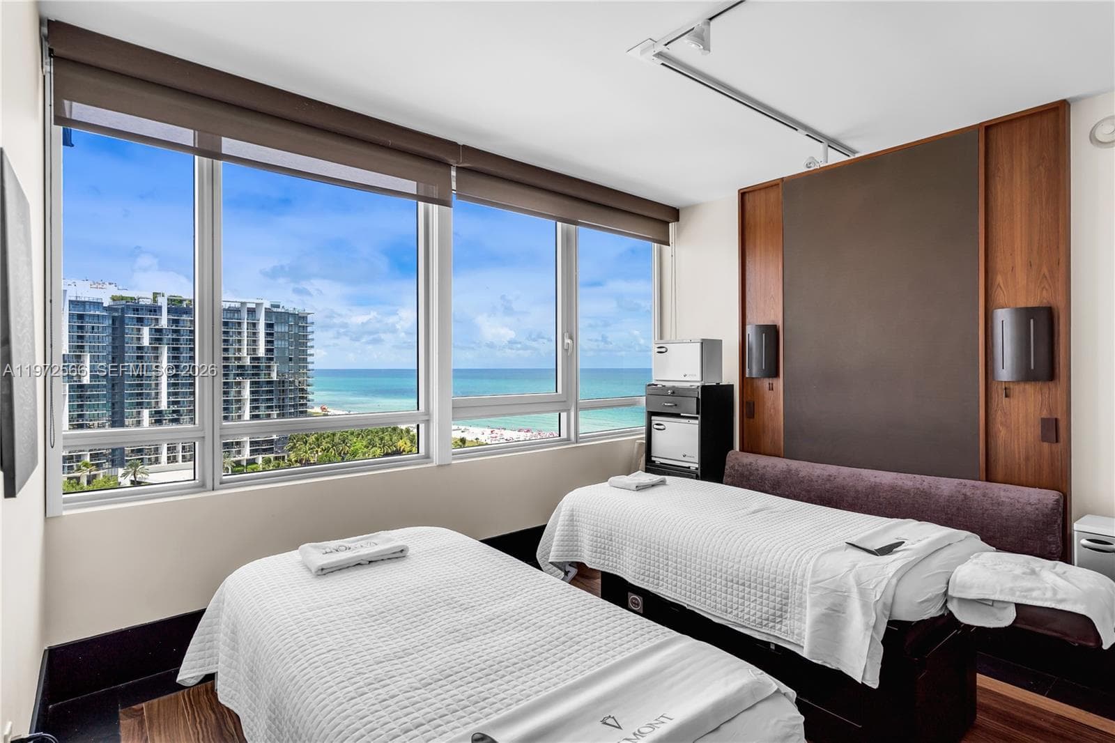 A11972566 — Miami Beach — 29
