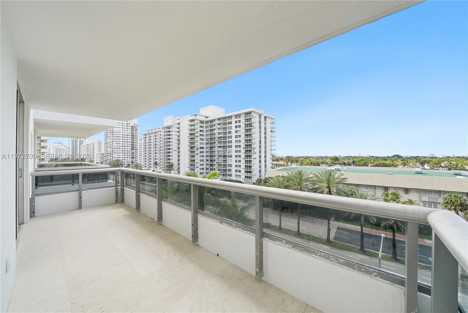 A11972700 — Miami Beach — 33