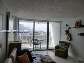A11972908 — Miami Beach — 12