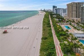 A11972908 — Miami Beach — 22