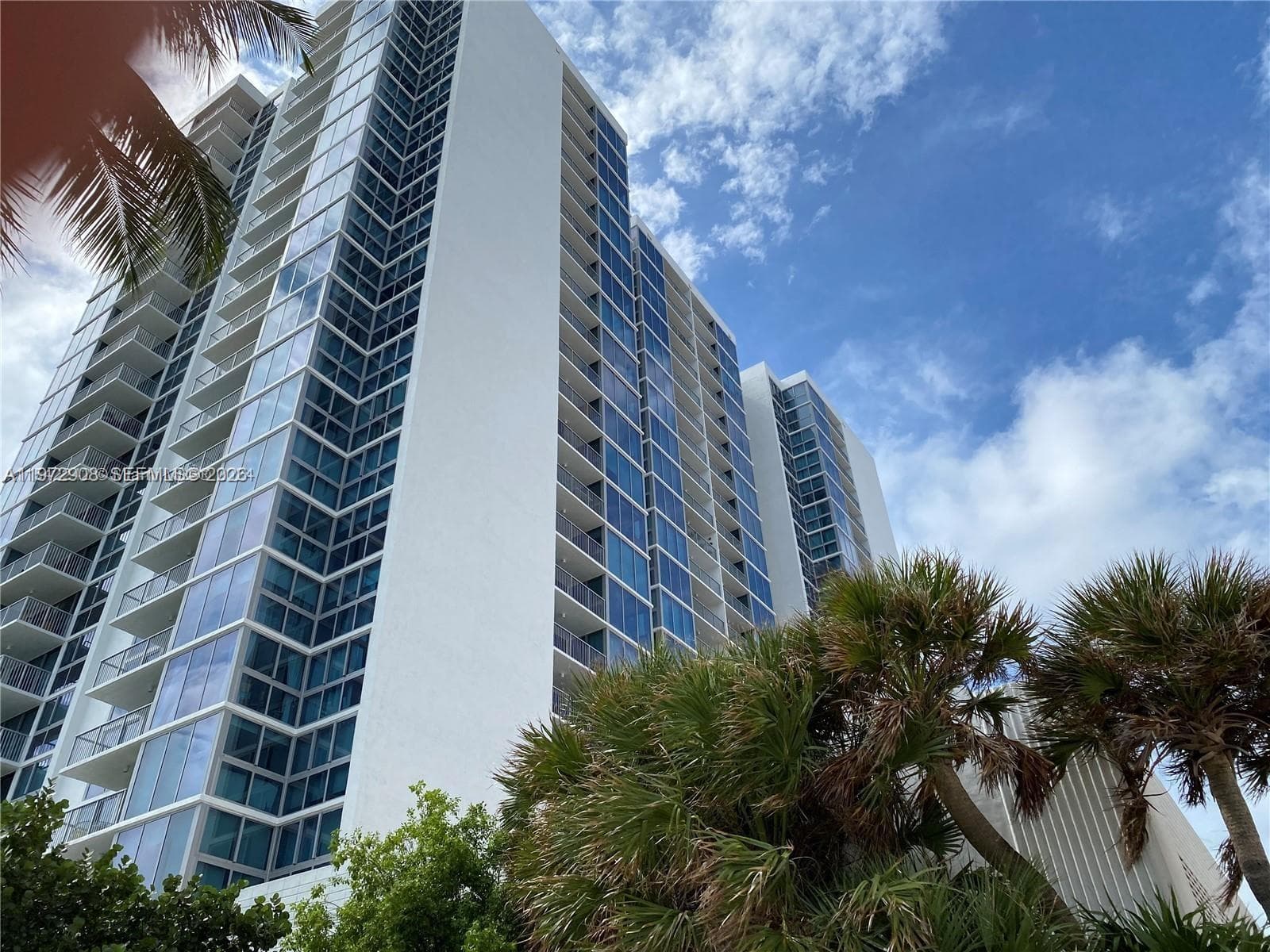 A11972908 — Miami Beach