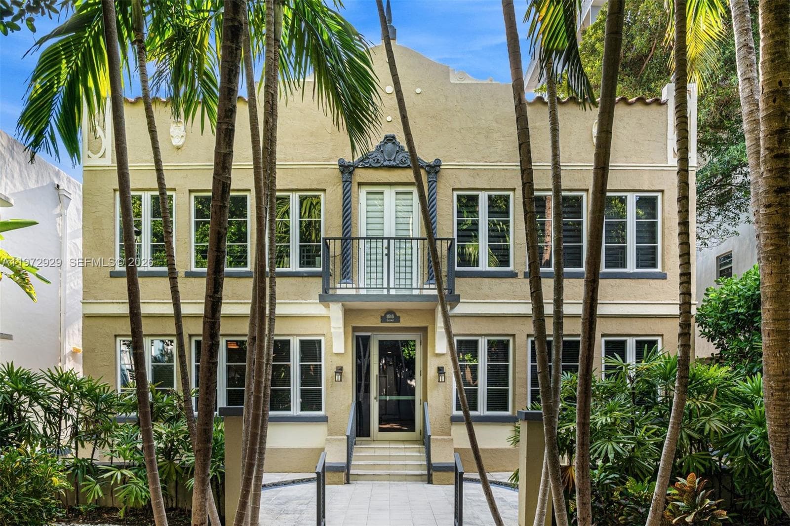 A11972929 — Miami Beach