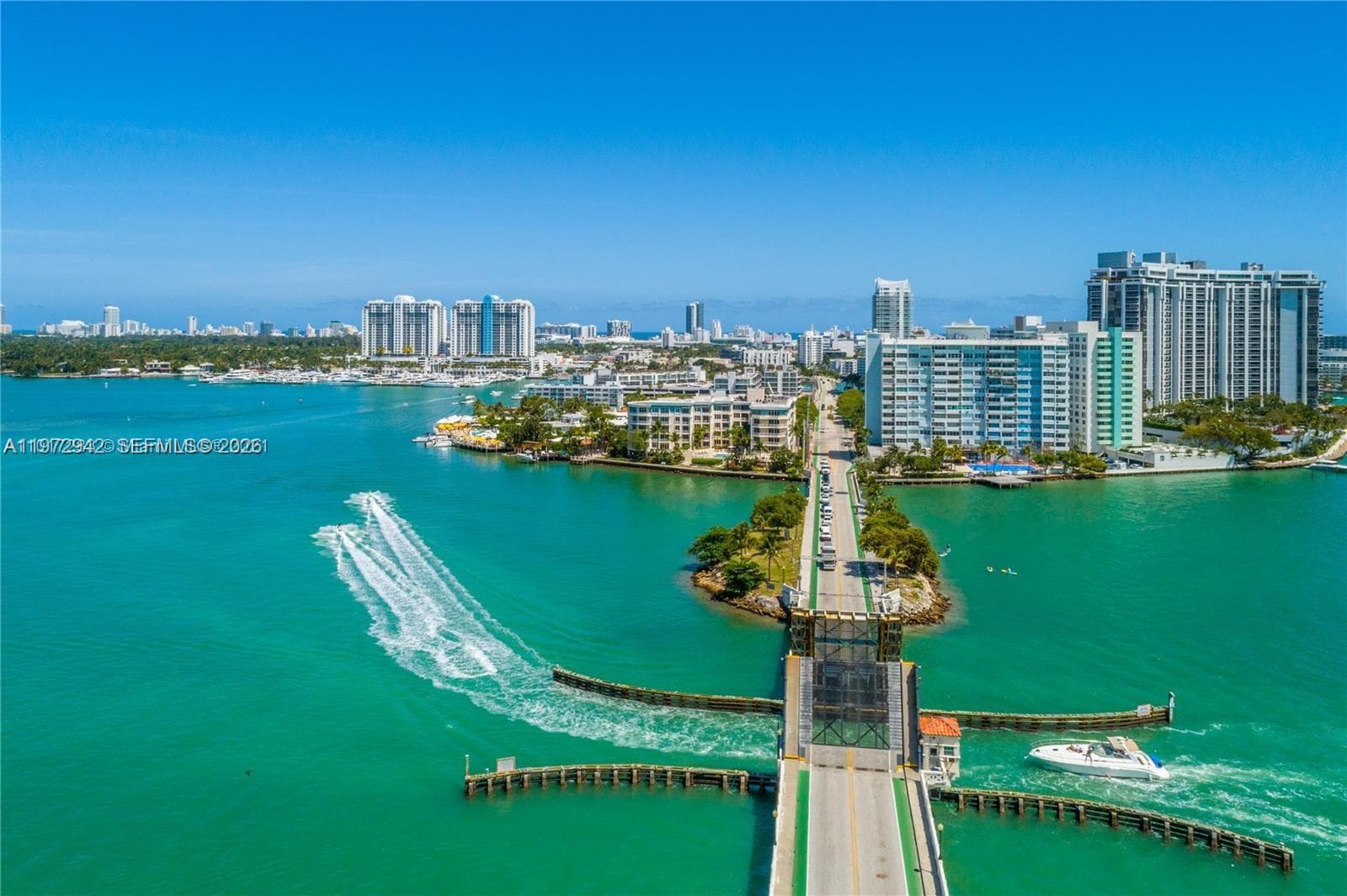 A11972942 — Miami Beach — 14