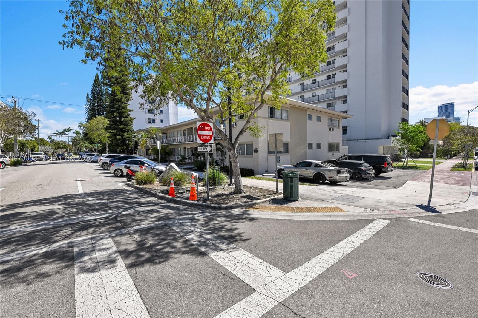 A11973033 — Miami Beach — 33