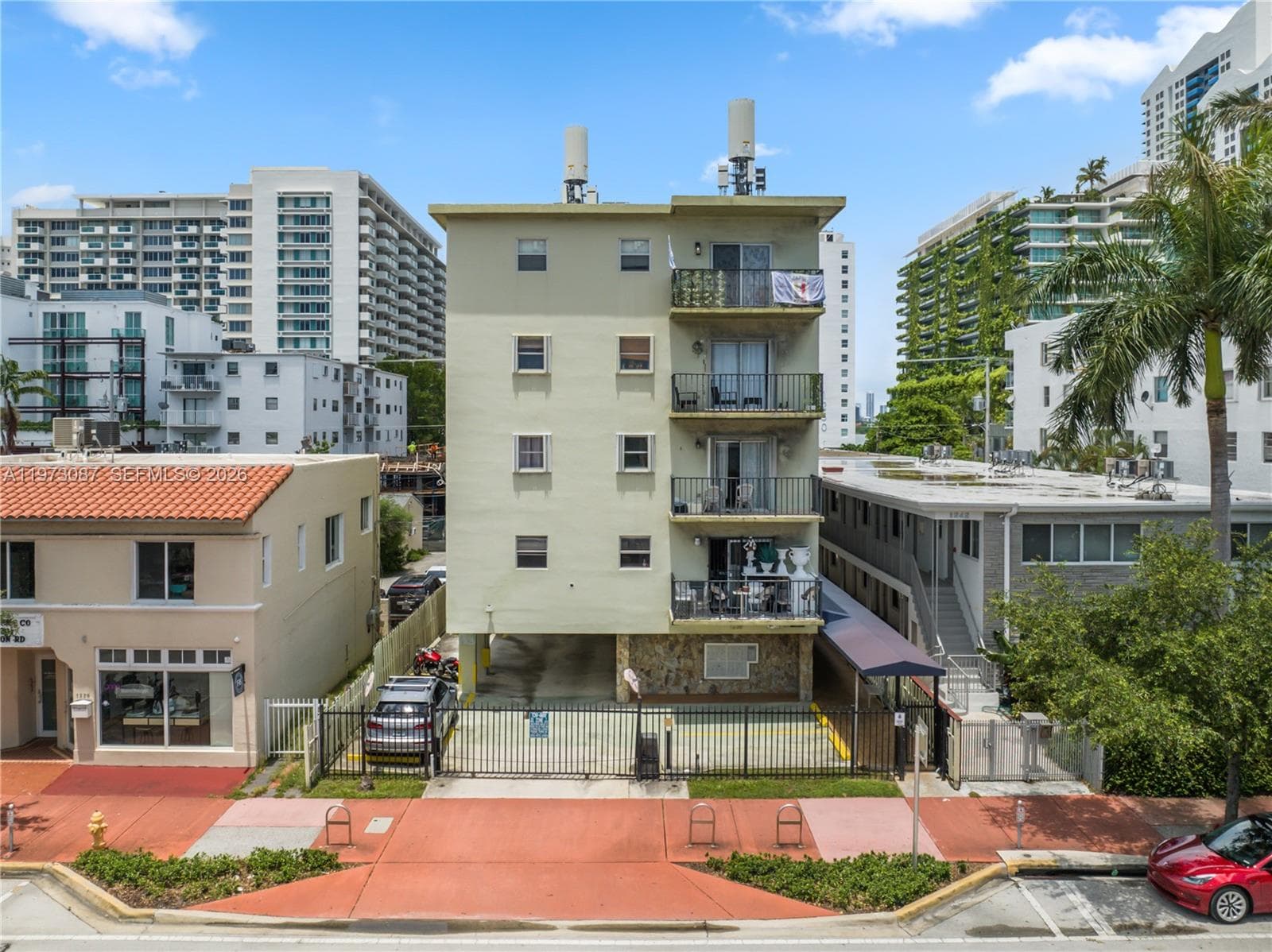 A11973087 — Miami Beach — 16