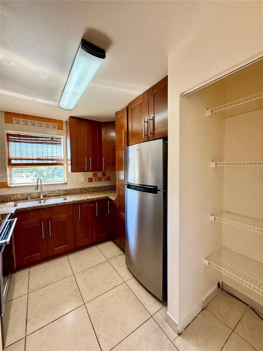 A11973087 — Miami Beach — 5