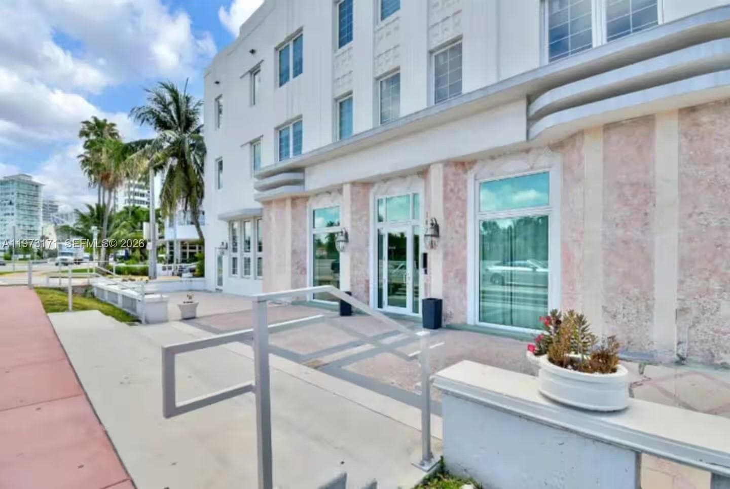 A11973171 — Miami Beach — 2