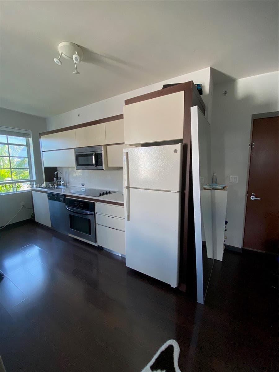 A11973294 — Miami Beach — 7