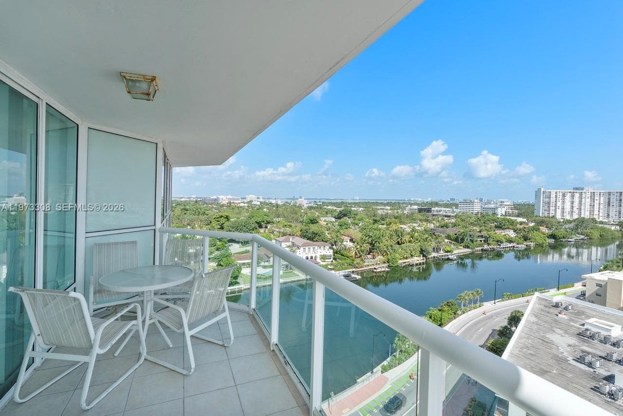 A11973308 — Miami Beach — 12