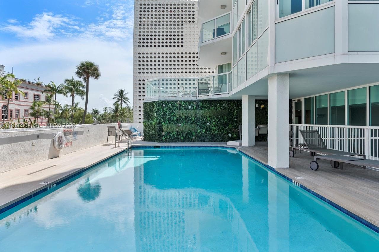 A11973308 — Miami Beach — 38