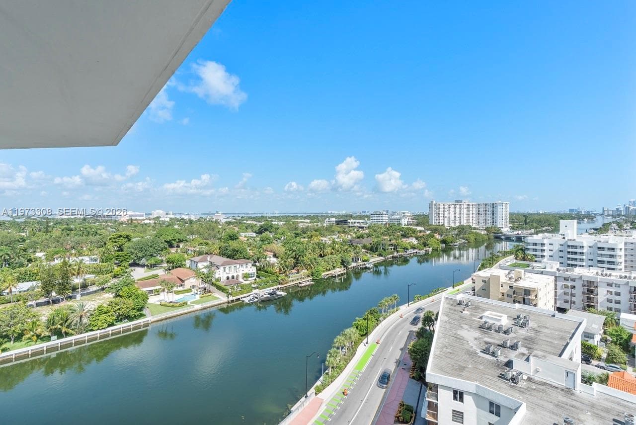 A11973308 — Miami Beach — 11