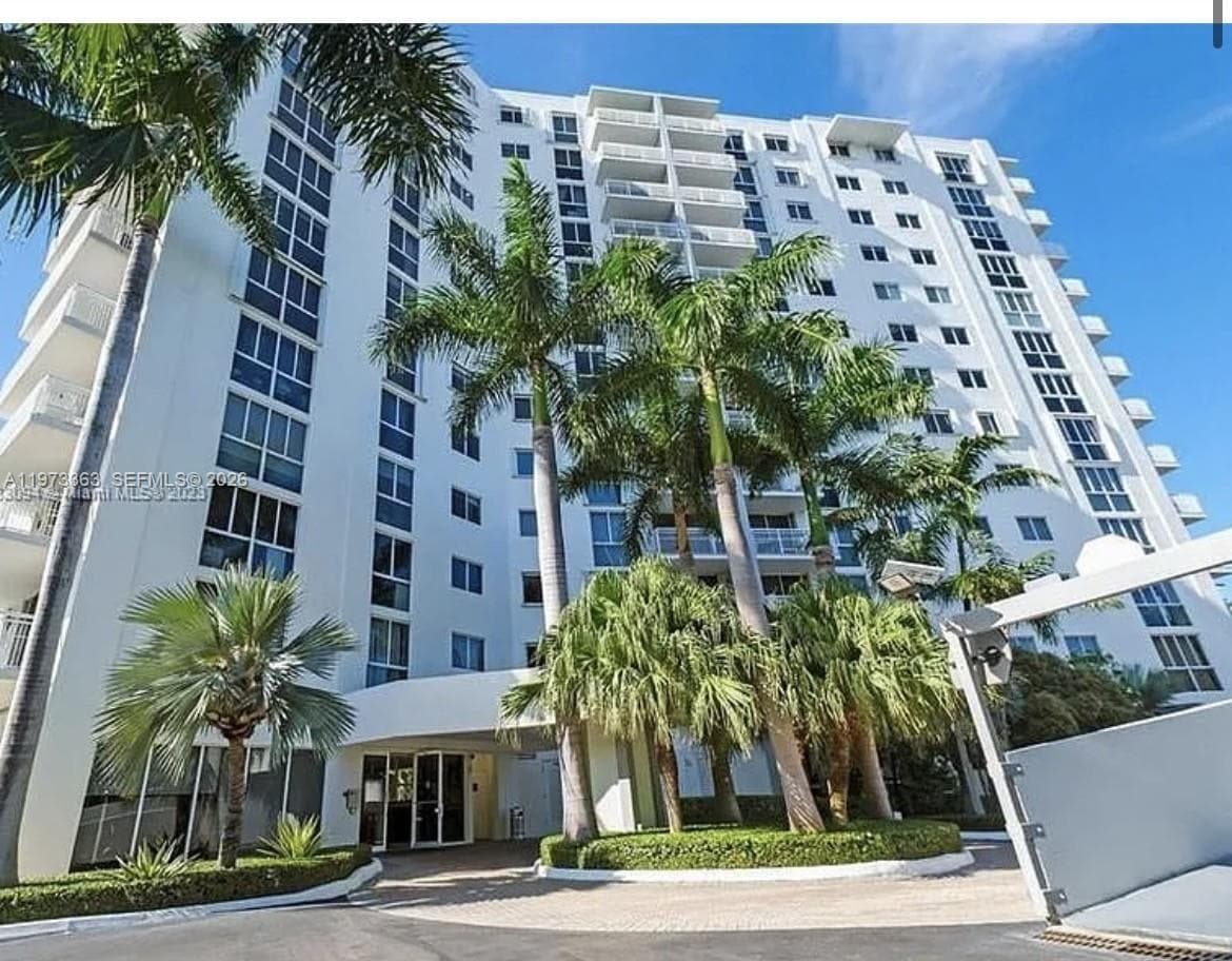 A11973363 — Miami Beach
