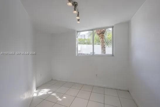A11973363 — Miami Beach — 5