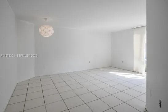 A11973363 — Miami Beach — 10