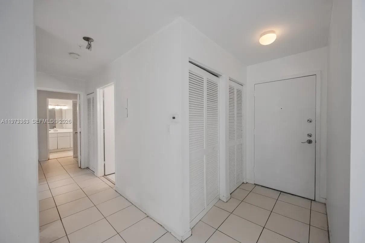 A11973363 — Miami Beach — 8