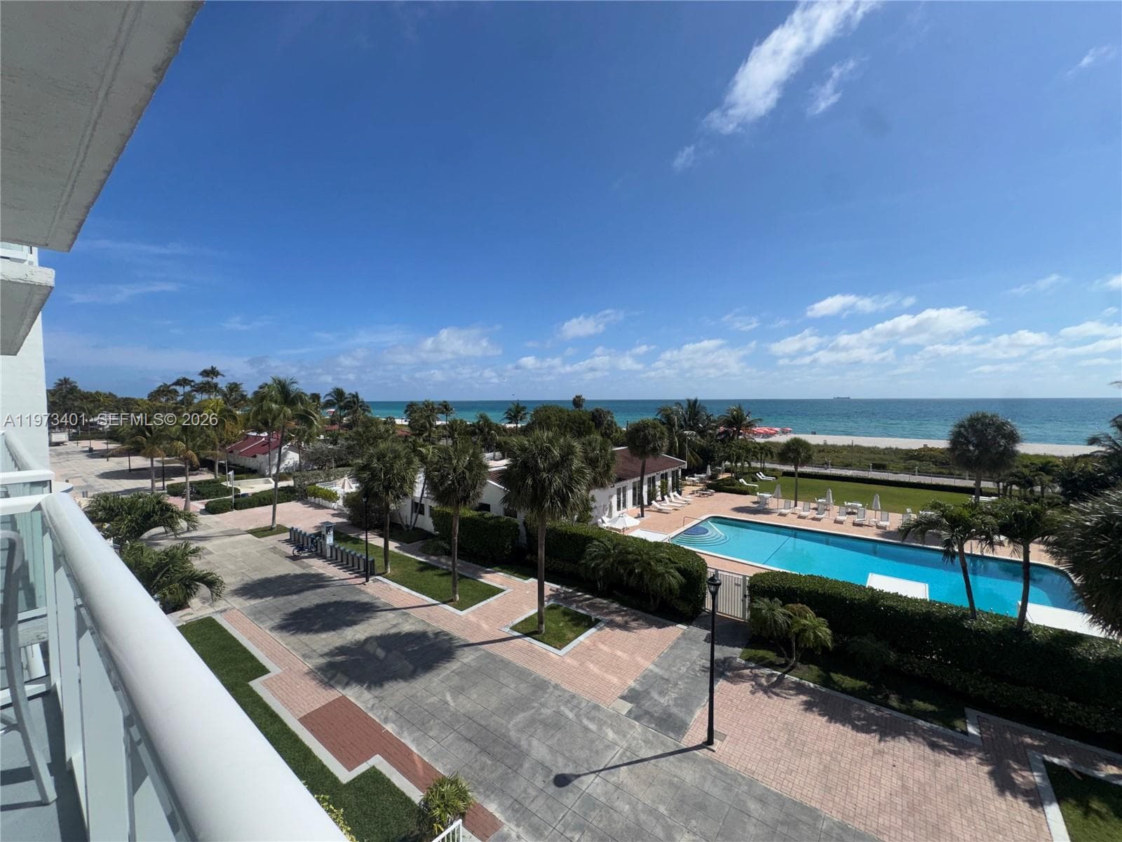 A11973401 — Miami Beach — 17