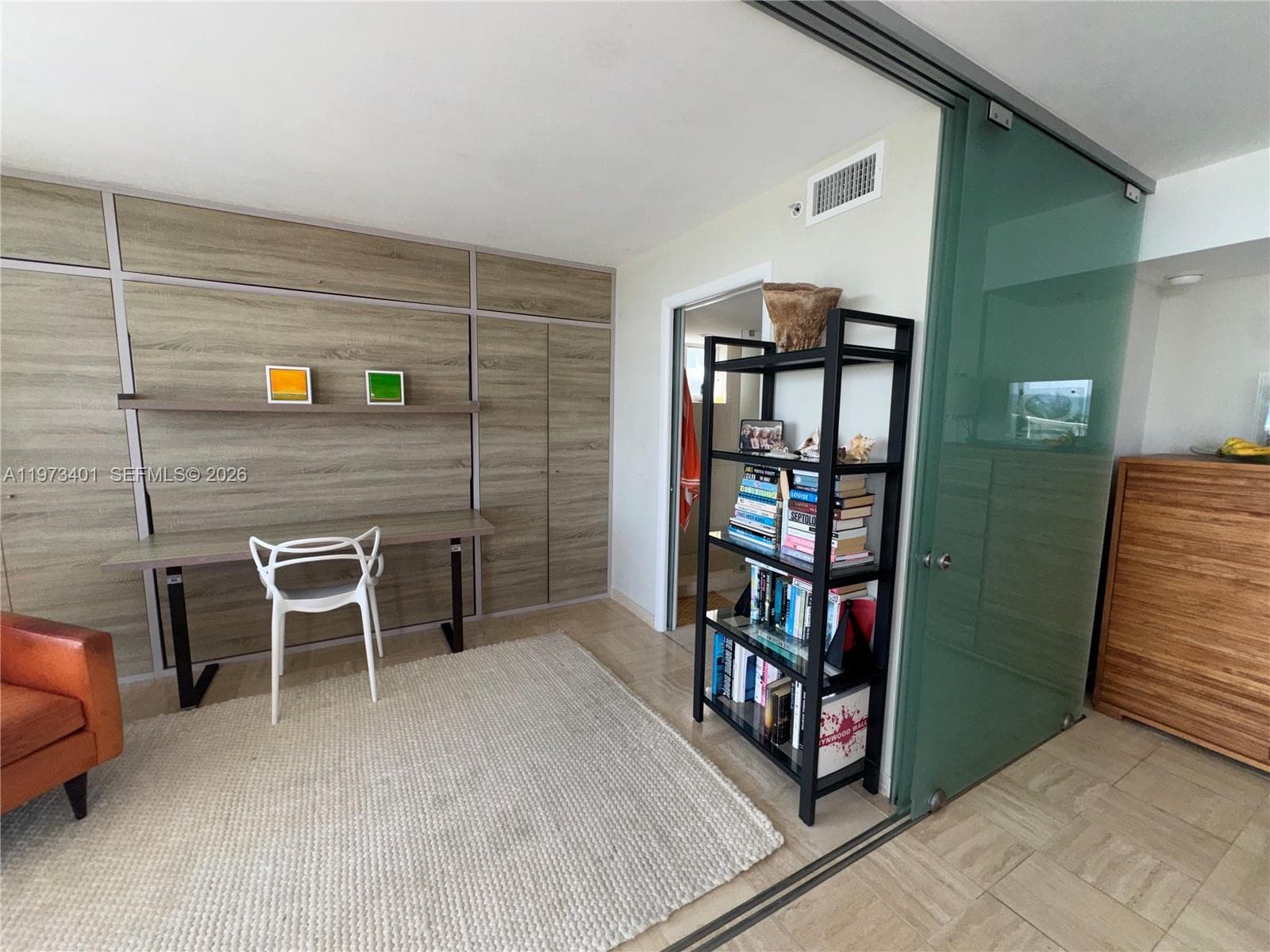 A11973401 — Miami Beach — 9