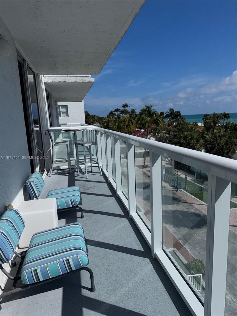 A11973401 — Miami Beach — 15