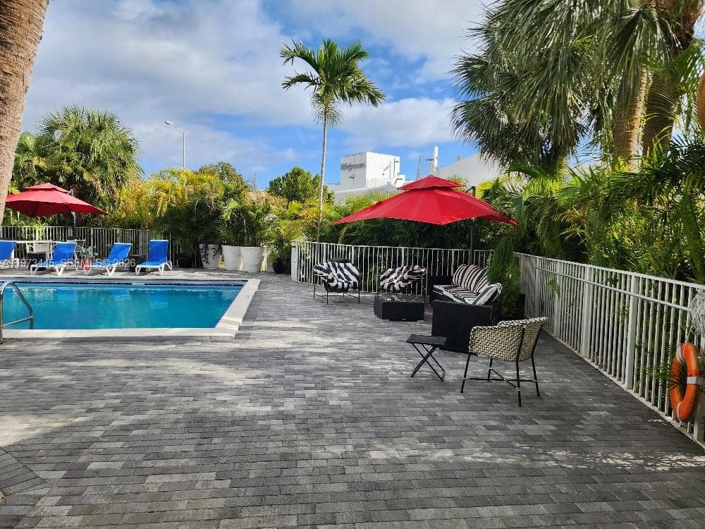 A11973445 — Miami Beach — 26